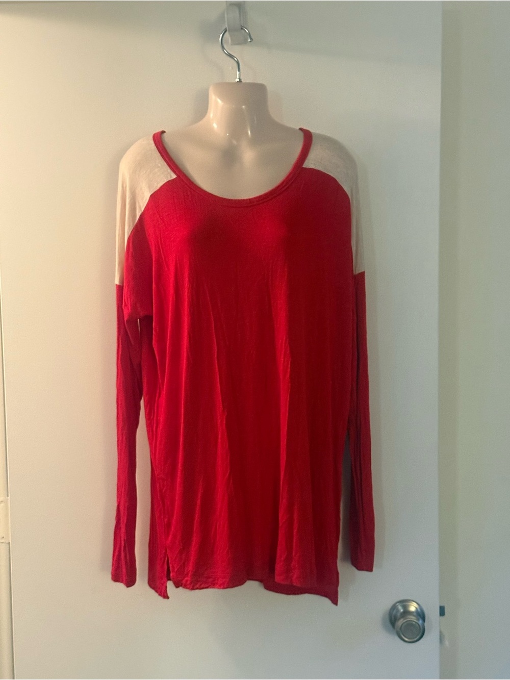 Old Navy Red Long-Sleeve Scoop Neck Top with Cream Shoulders C2
